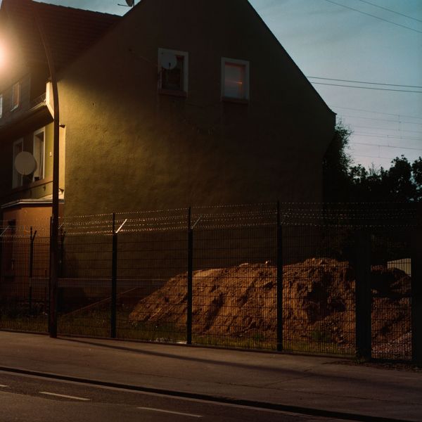 Ohne Titel (aus der Serie "Night Moves"), 2020, analoge Farbfotografie